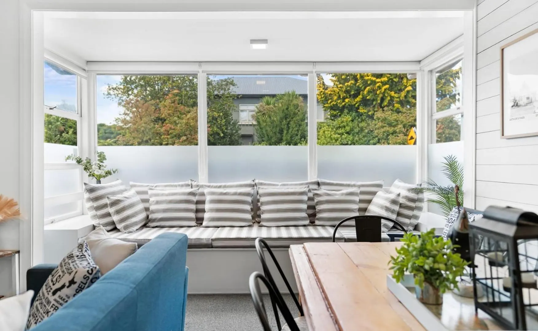 9-Bedroom Christchurch City Villa - Sleeps 19
