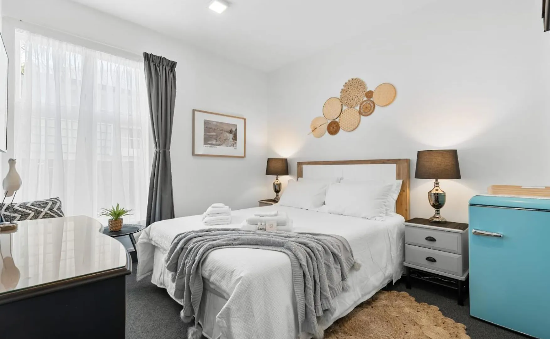 9-Bedroom Christchurch City Villa - Sleeps 19 0*,