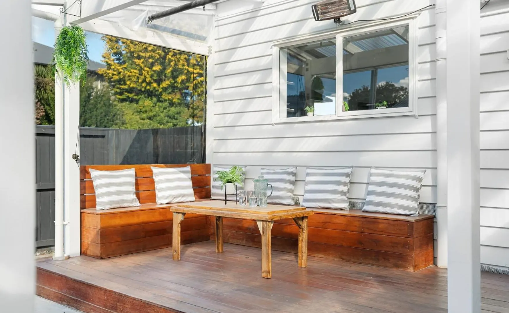 9-Bedroom Christchurch City Villa - Sleeps 19