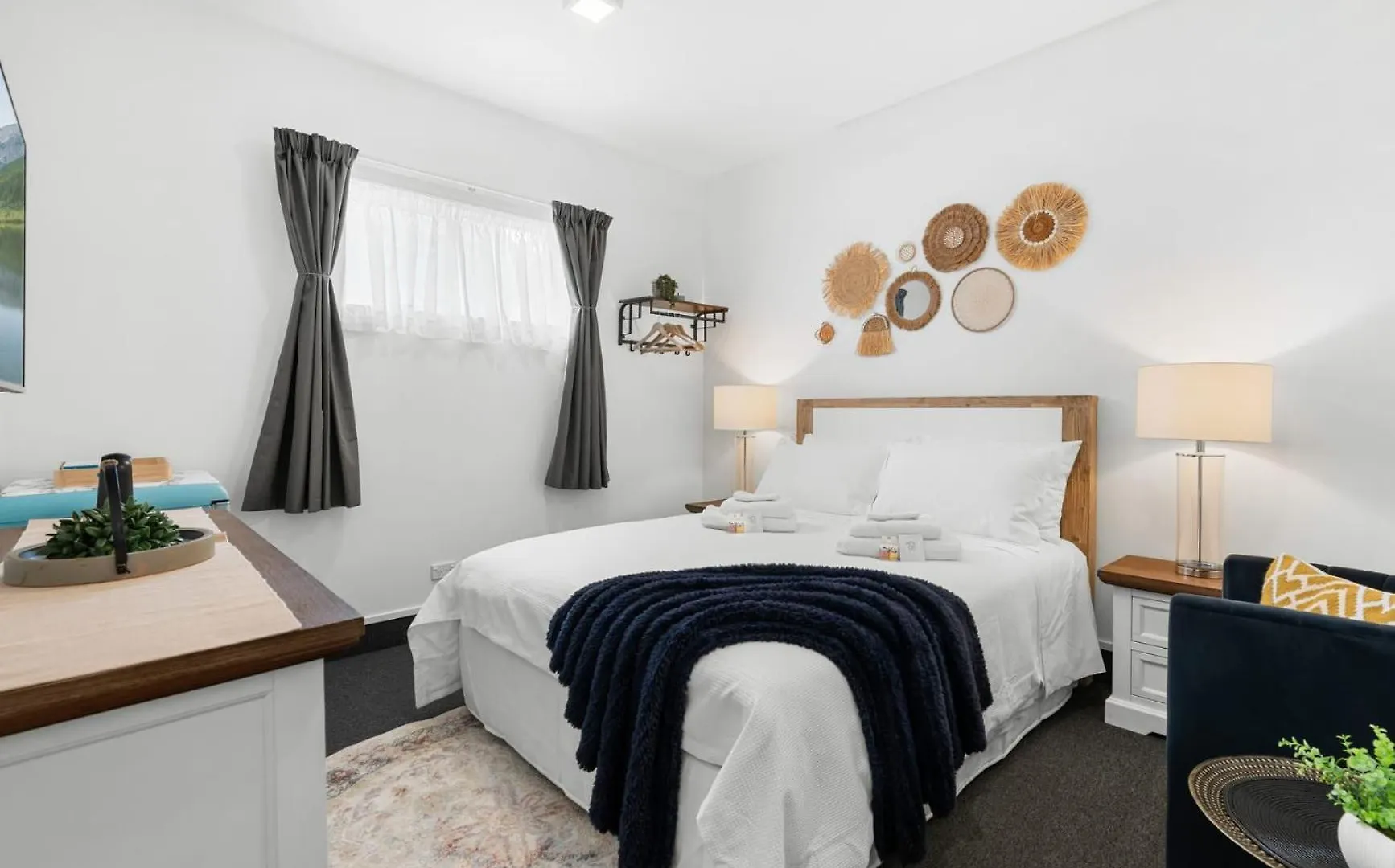 9-Bedroom Christchurch City Villa - Sleeps 19