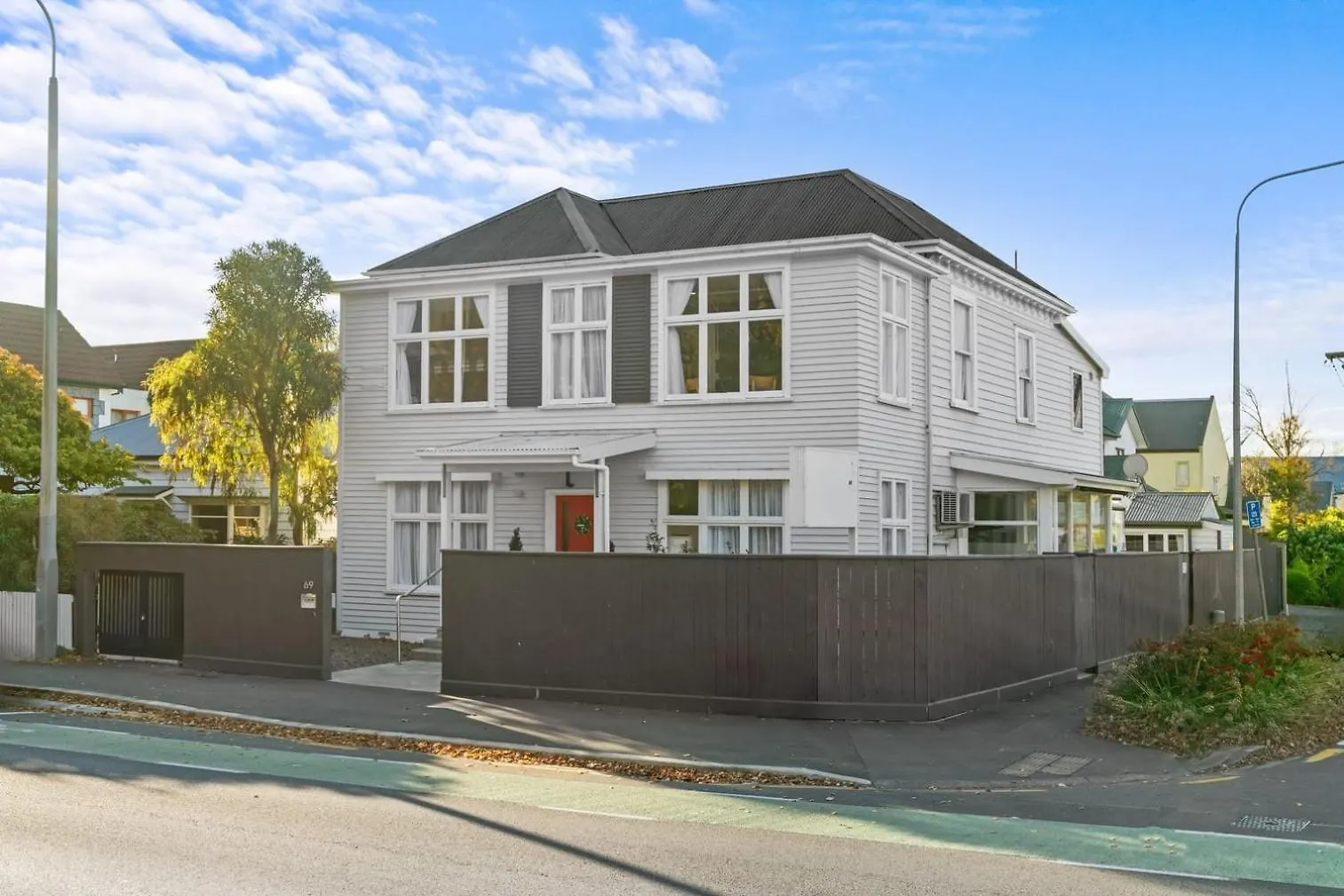 9-Bedroom Christchurch City Villa - Sleeps 19 New Zealand