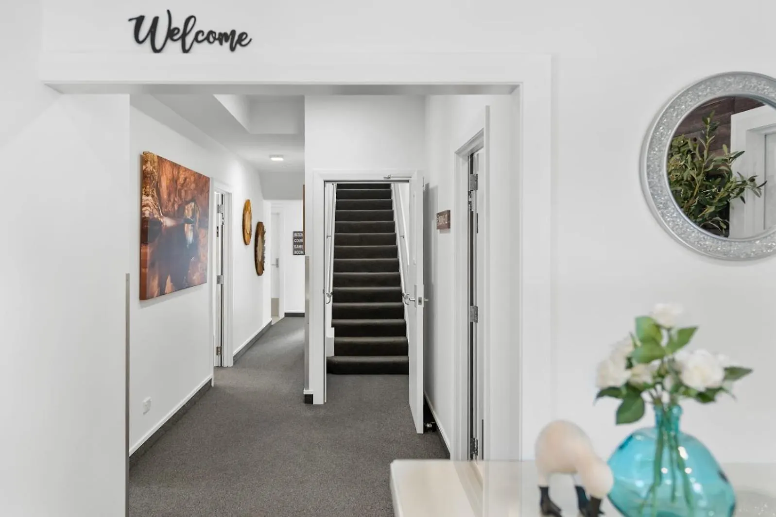 9-Bedroom Christchurch City Villa - Sleeps 19 0*,  New Zealand