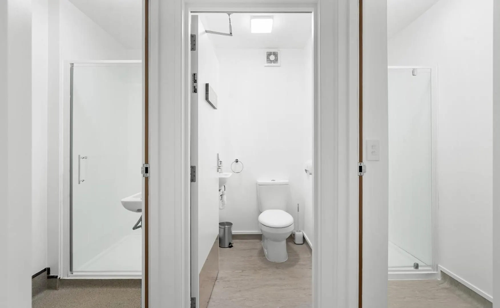 9-Bedroom Christchurch City Villa - Sleeps 19